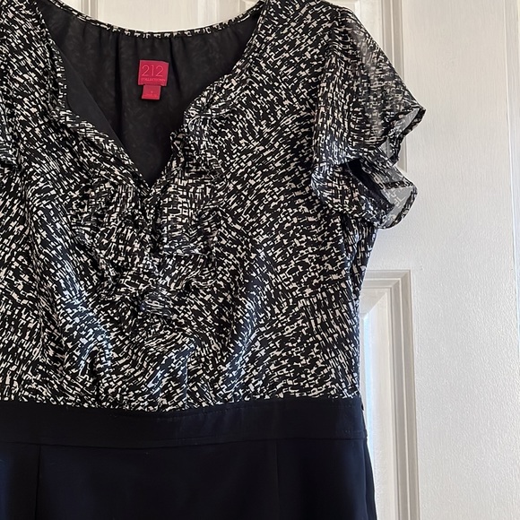 Kohls Fitted Ruffle Dress Size 8 - Picture 2 of 5